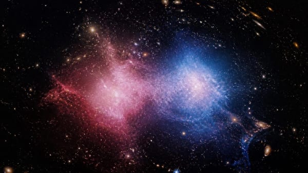 Astronomie: Galaxien im Bullet-Cluster doch kein Beweis für Dunkle Materie?